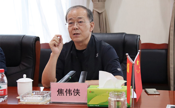 四川省委省政府決策咨詢委員會、西財智庫領導專家蒞臨四川棉麻集團指導工作