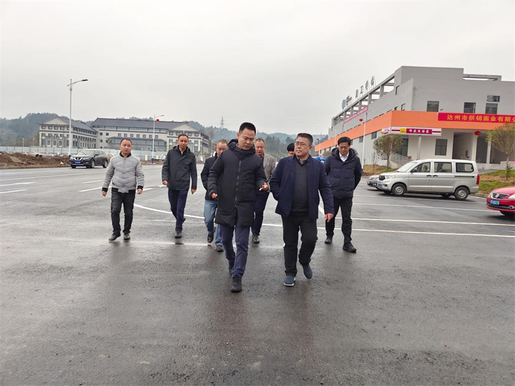 省供投集團紀委書記、監(jiān)事會副主席吳德貴率隊赴四川供銷西南冷鏈物流基地調(diào)研指導