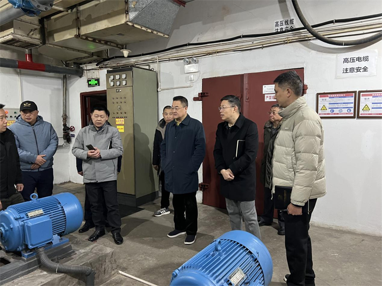 省供銷社總會計師彭剛以“四不兩直”方式帶隊(duì)檢查棉麻集團(tuán)安全生產(chǎn)工作